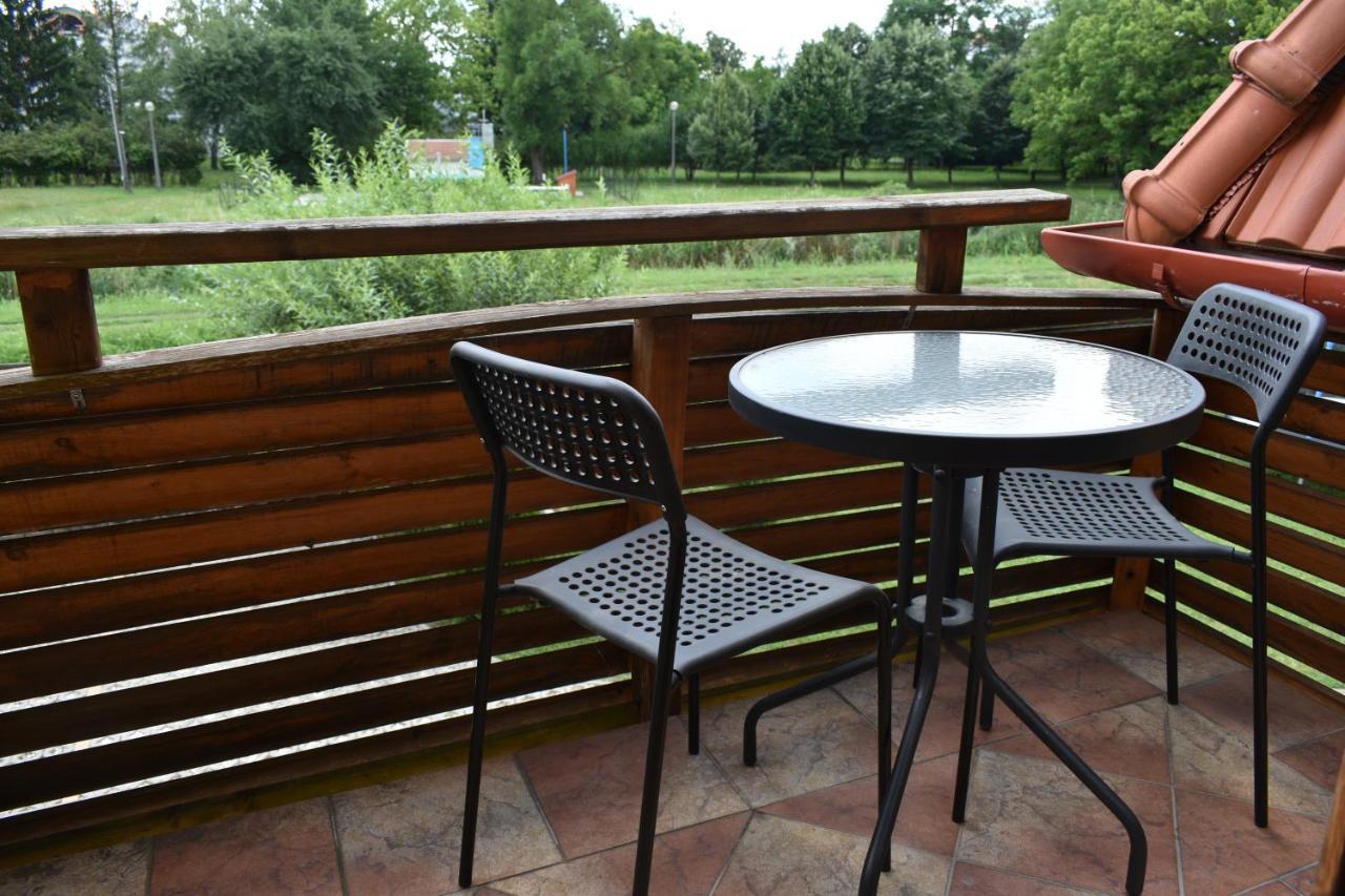 Lagom Apartman Gyula Exterior photo
